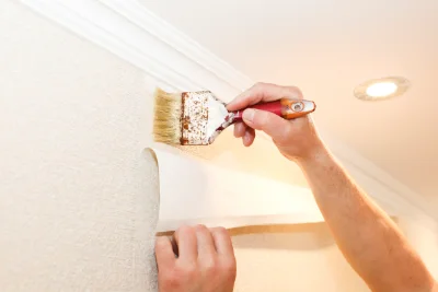 Pose de papier peint à Thairé — revêtements muraux et toiles de verre